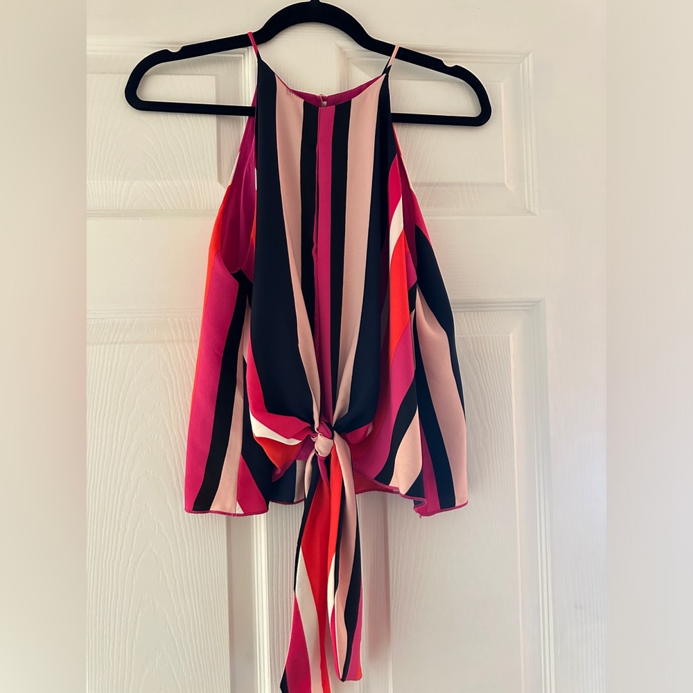 Multi color sleeveless blouse with tie and keyhole at chest